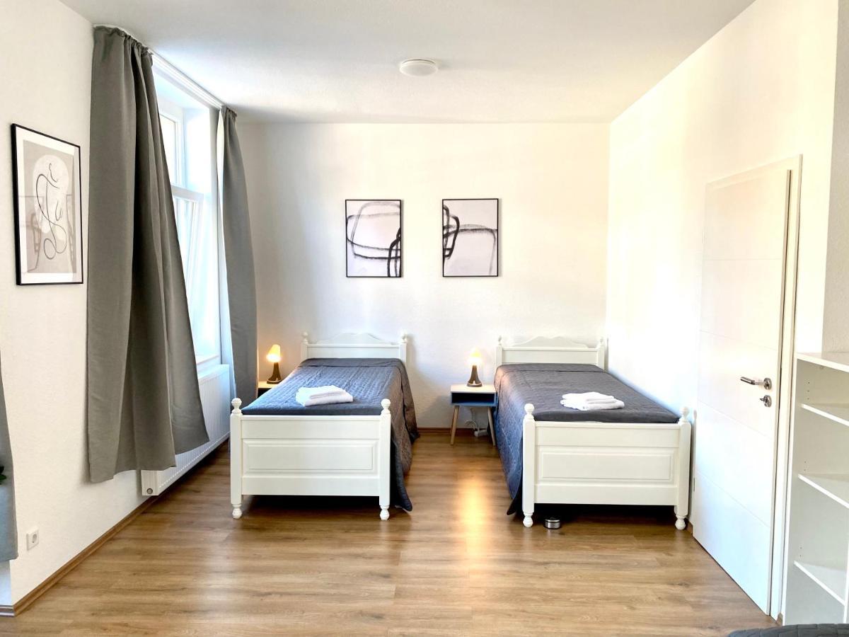 2 Rooms, Free Parking, 25 Min To Duesseldorf, 150 Mbps Wlan Дуйсбург Экстерьер фото