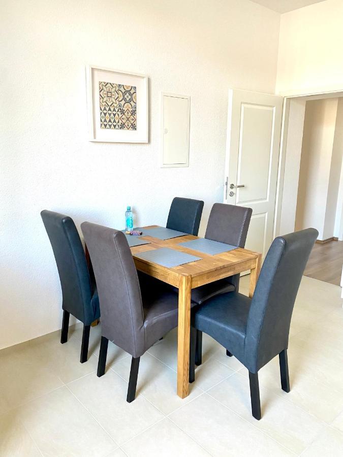 2 Rooms, Free Parking, 25 Min To Duesseldorf, 150 Mbps Wlan Дуйсбург Экстерьер фото