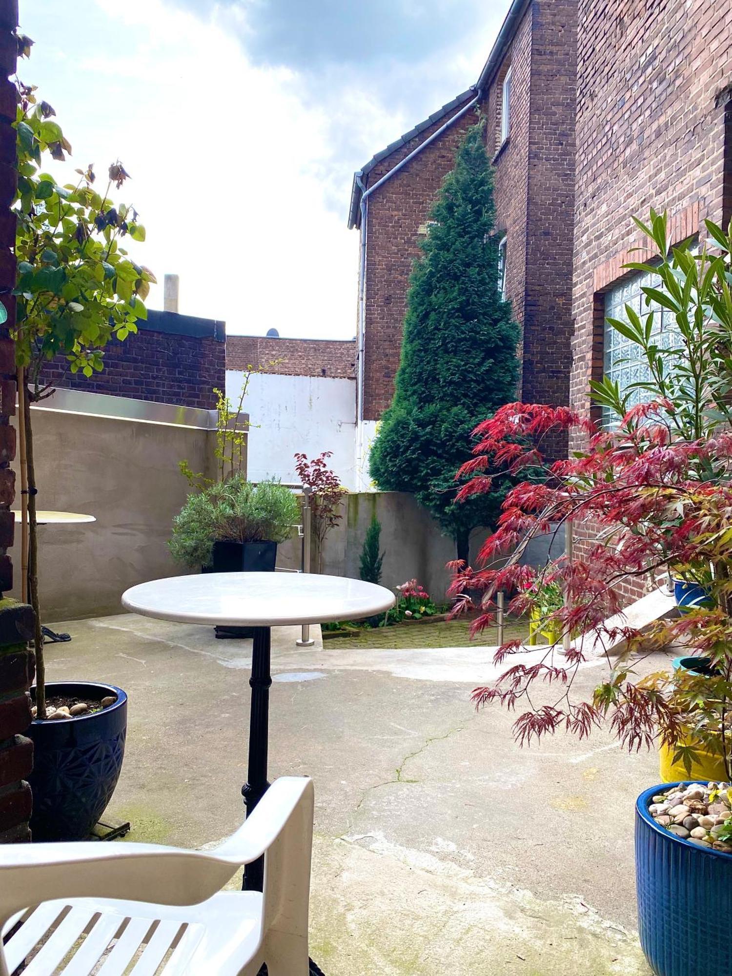 2 Rooms, Free Parking, 25 Min To Duesseldorf, 150 Mbps Wlan Дуйсбург Экстерьер фото