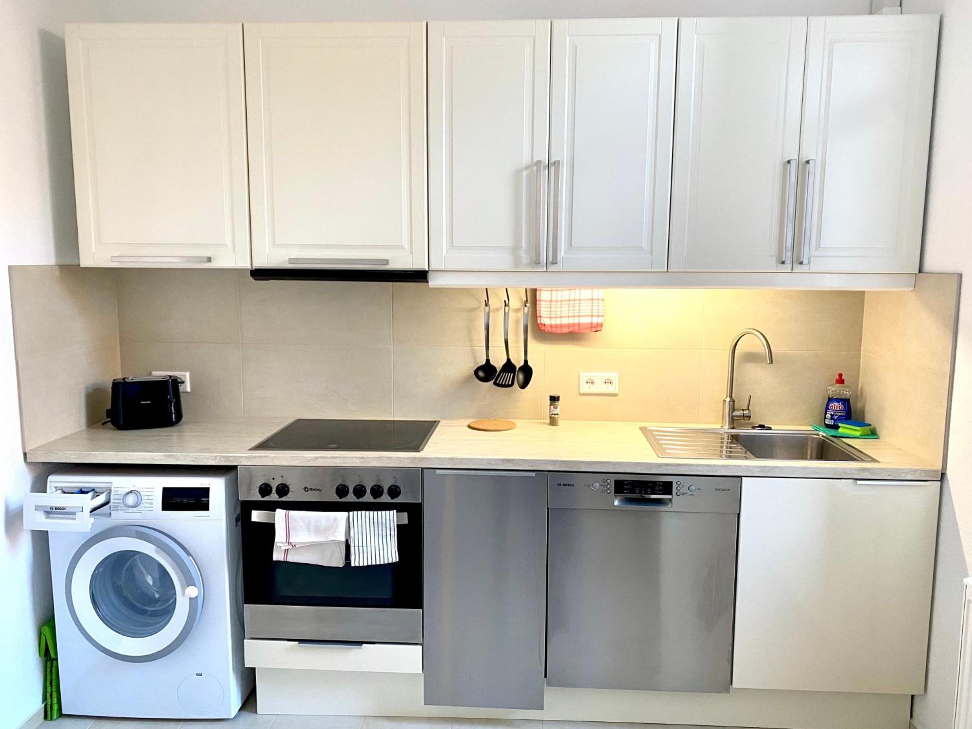 2 Rooms, Free Parking, 25 Min To Duesseldorf, 150 Mbps Wlan Дуйсбург Экстерьер фото
