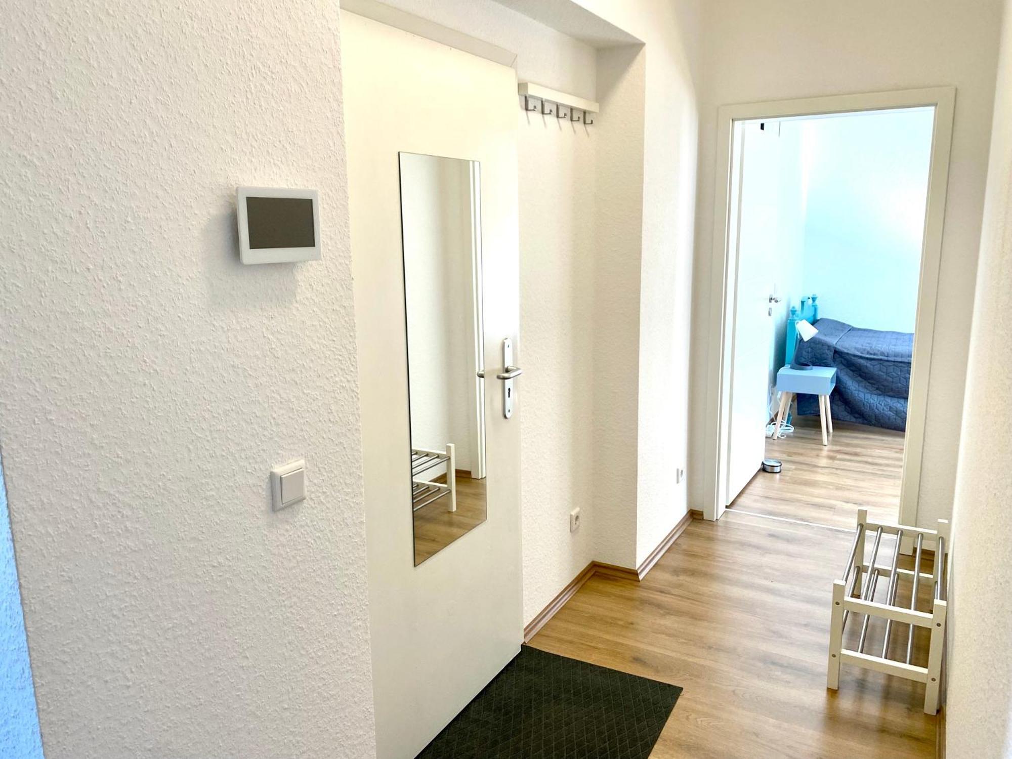 2 Rooms, Free Parking, 25 Min To Duesseldorf, 150 Mbps Wlan Дуйсбург Экстерьер фото
