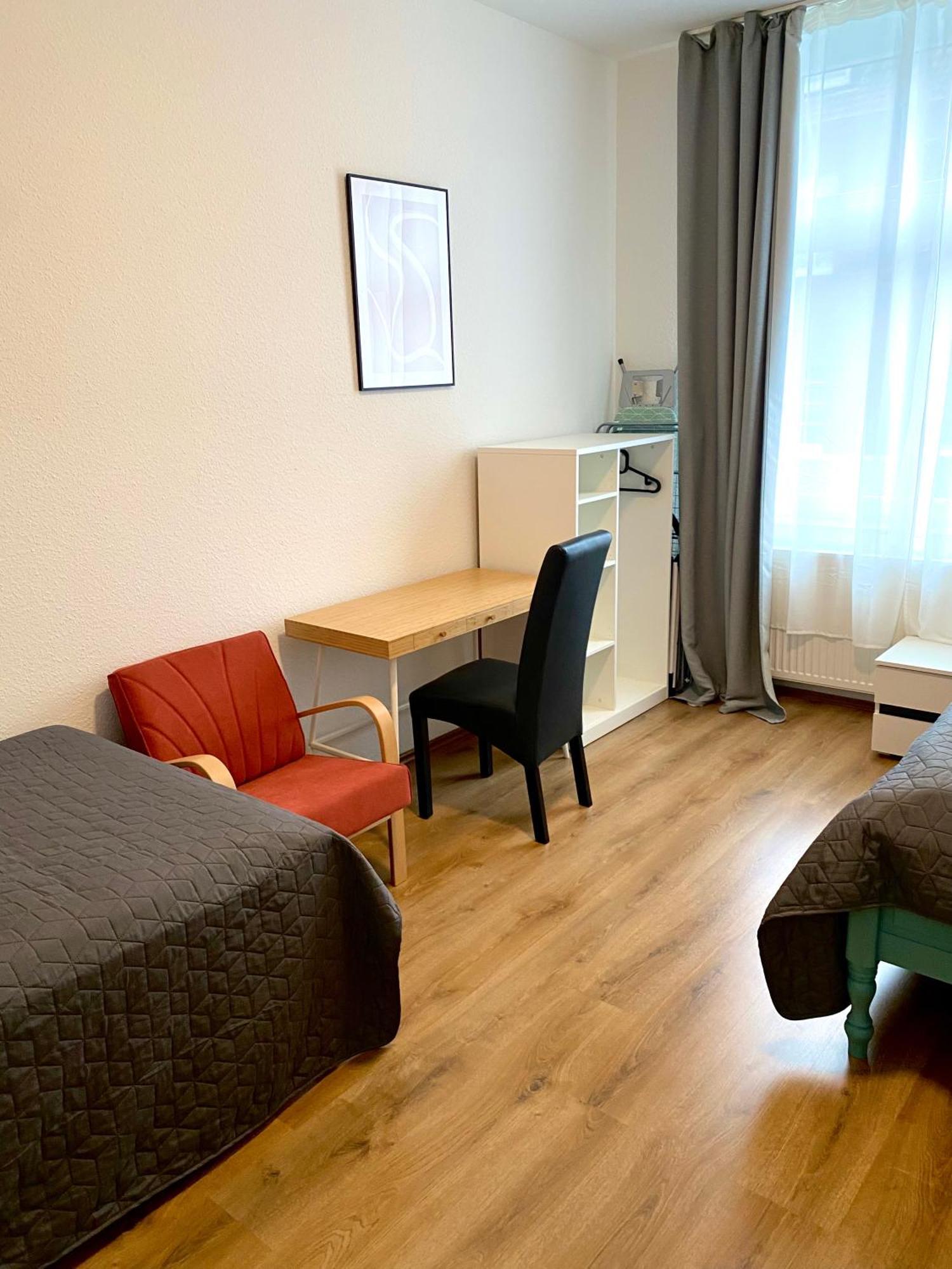 2 Rooms, Free Parking, 25 Min To Duesseldorf, 150 Mbps Wlan Дуйсбург Экстерьер фото