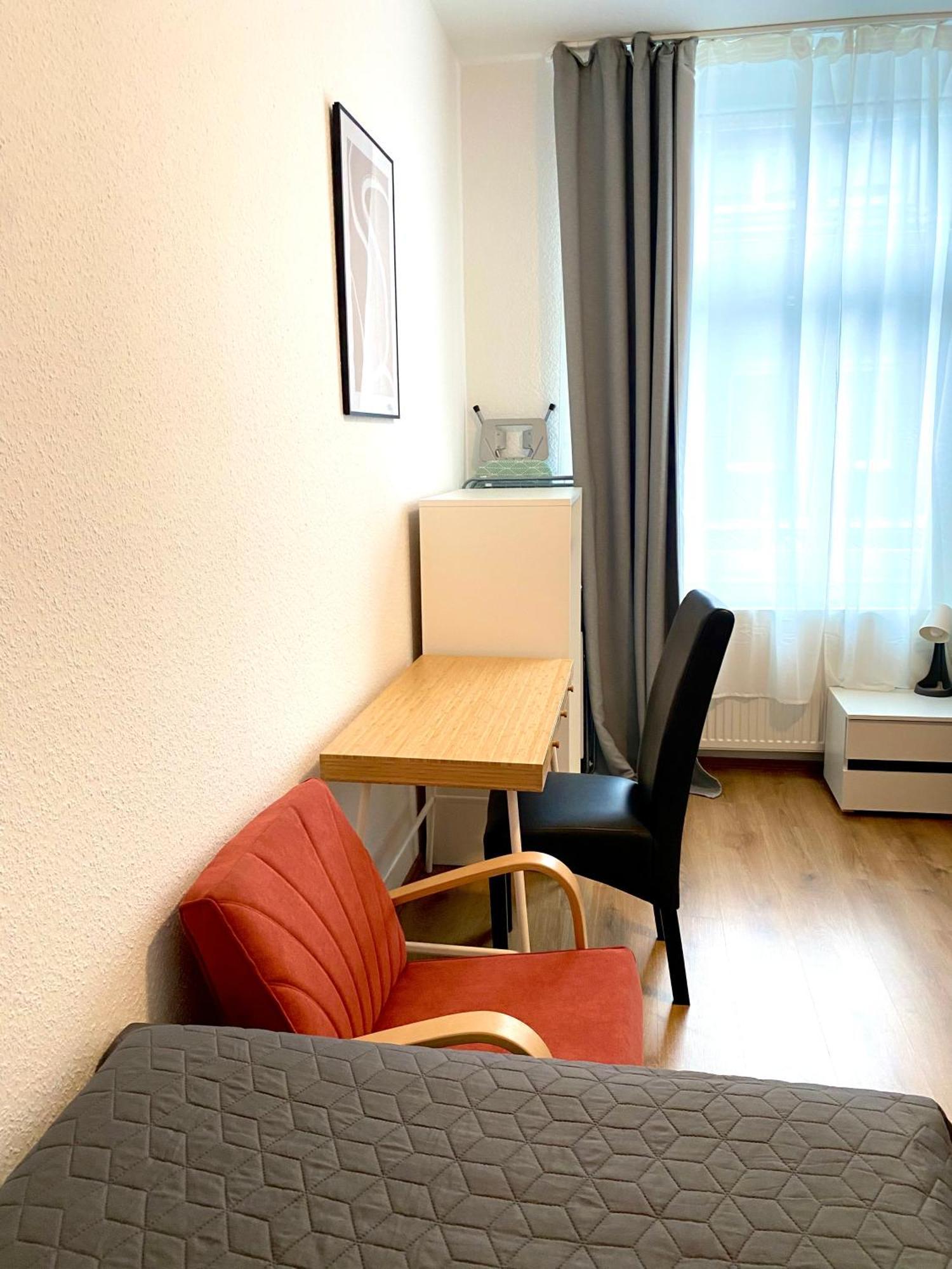 2 Rooms, Free Parking, 25 Min To Duesseldorf, 150 Mbps Wlan Дуйсбург Экстерьер фото